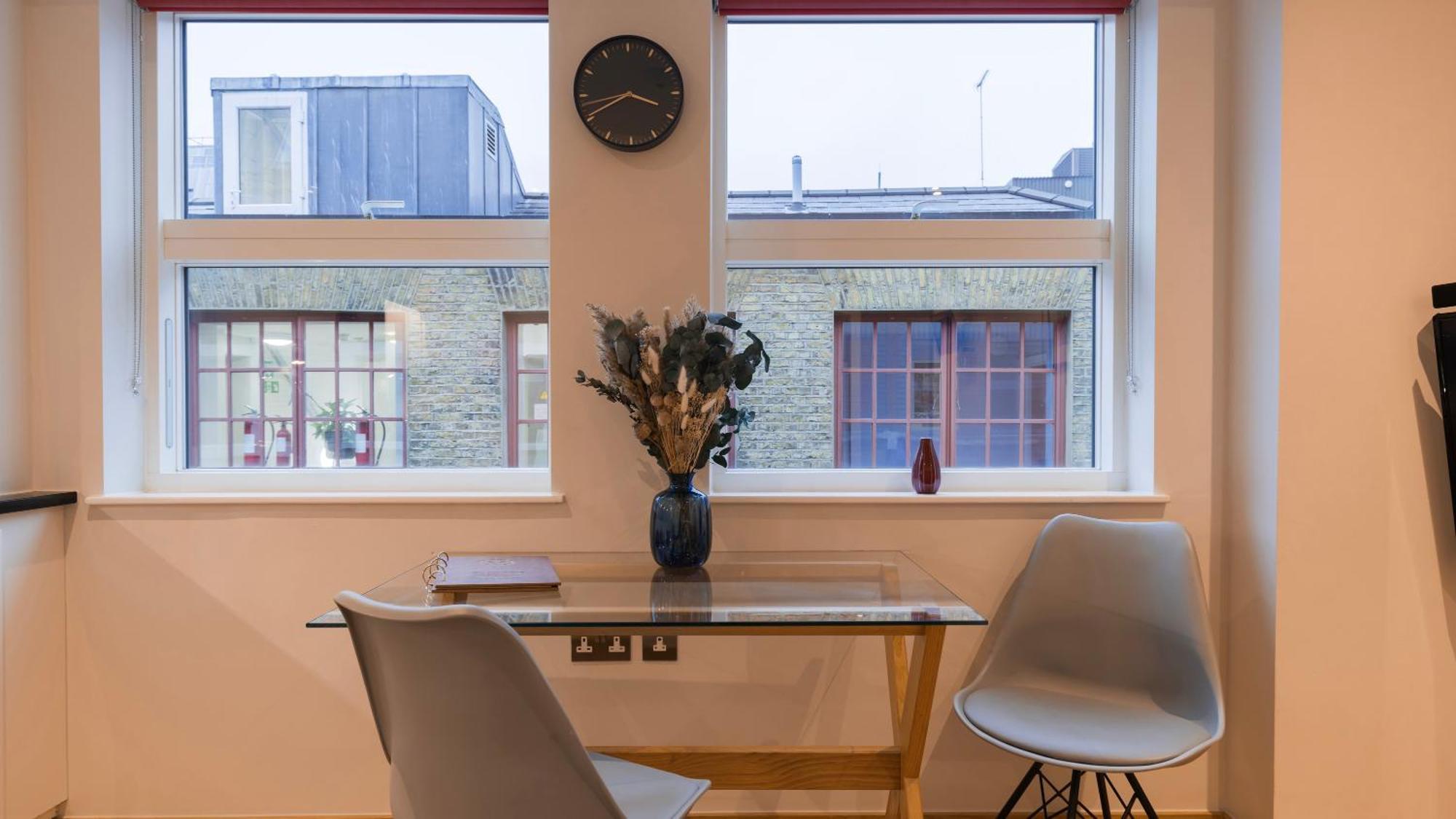 Barbican Serviced Apartments By Lovelystay Лондон Екстер'єр фото