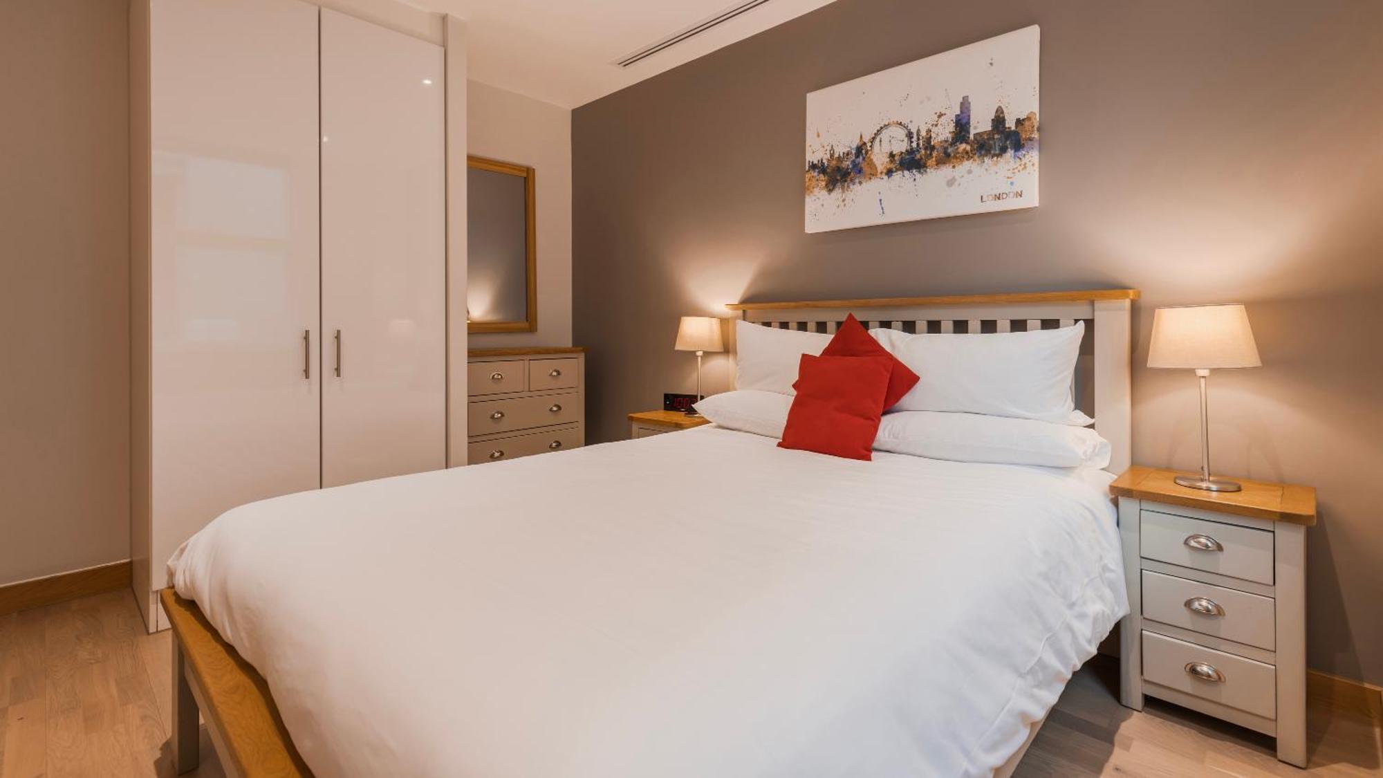 Barbican Serviced Apartments By Lovelystay Лондон Екстер'єр фото