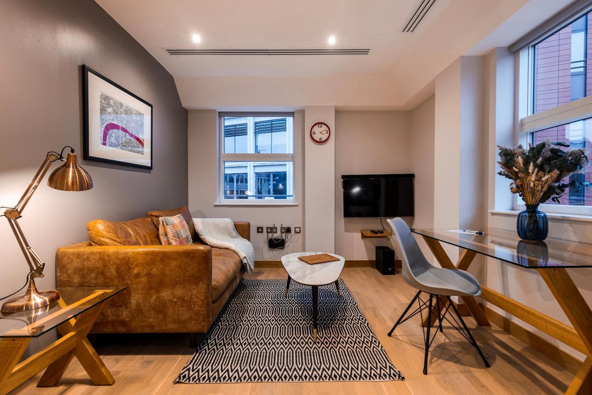 Barbican Serviced Apartments By Lovelystay Лондон Екстер'єр фото