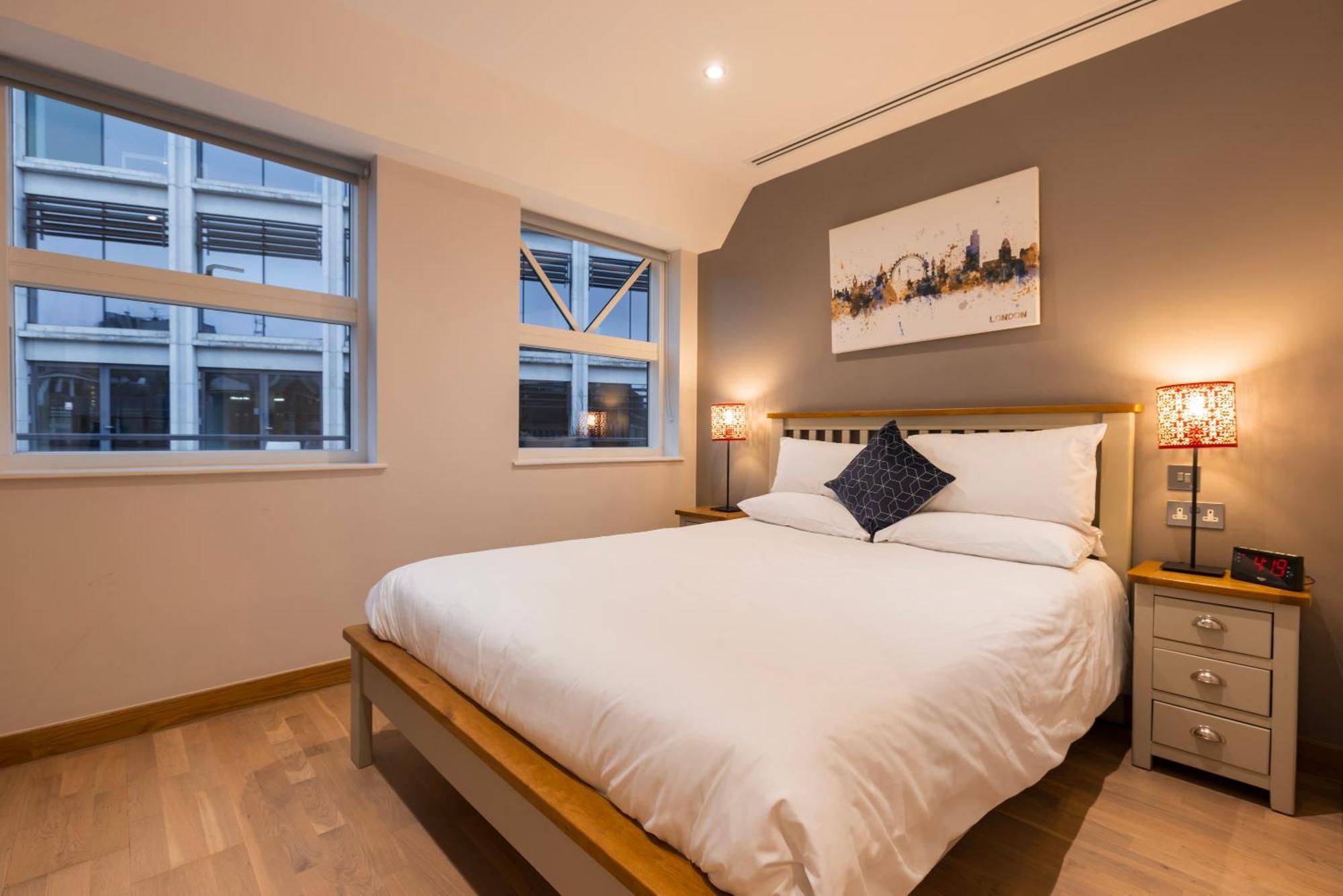 Barbican Serviced Apartments By Lovelystay Лондон Екстер'єр фото