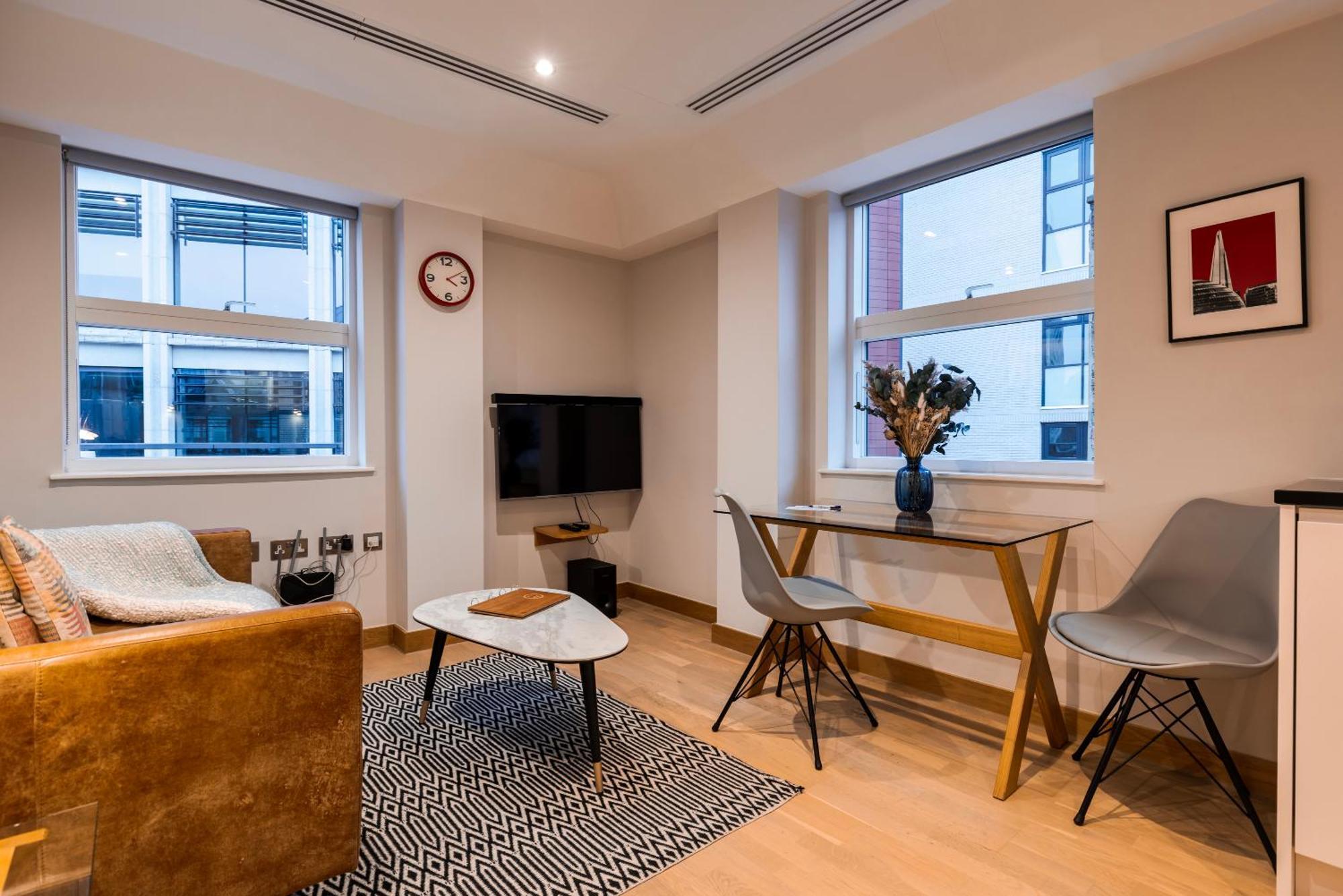 Barbican Serviced Apartments By Lovelystay Лондон Екстер'єр фото