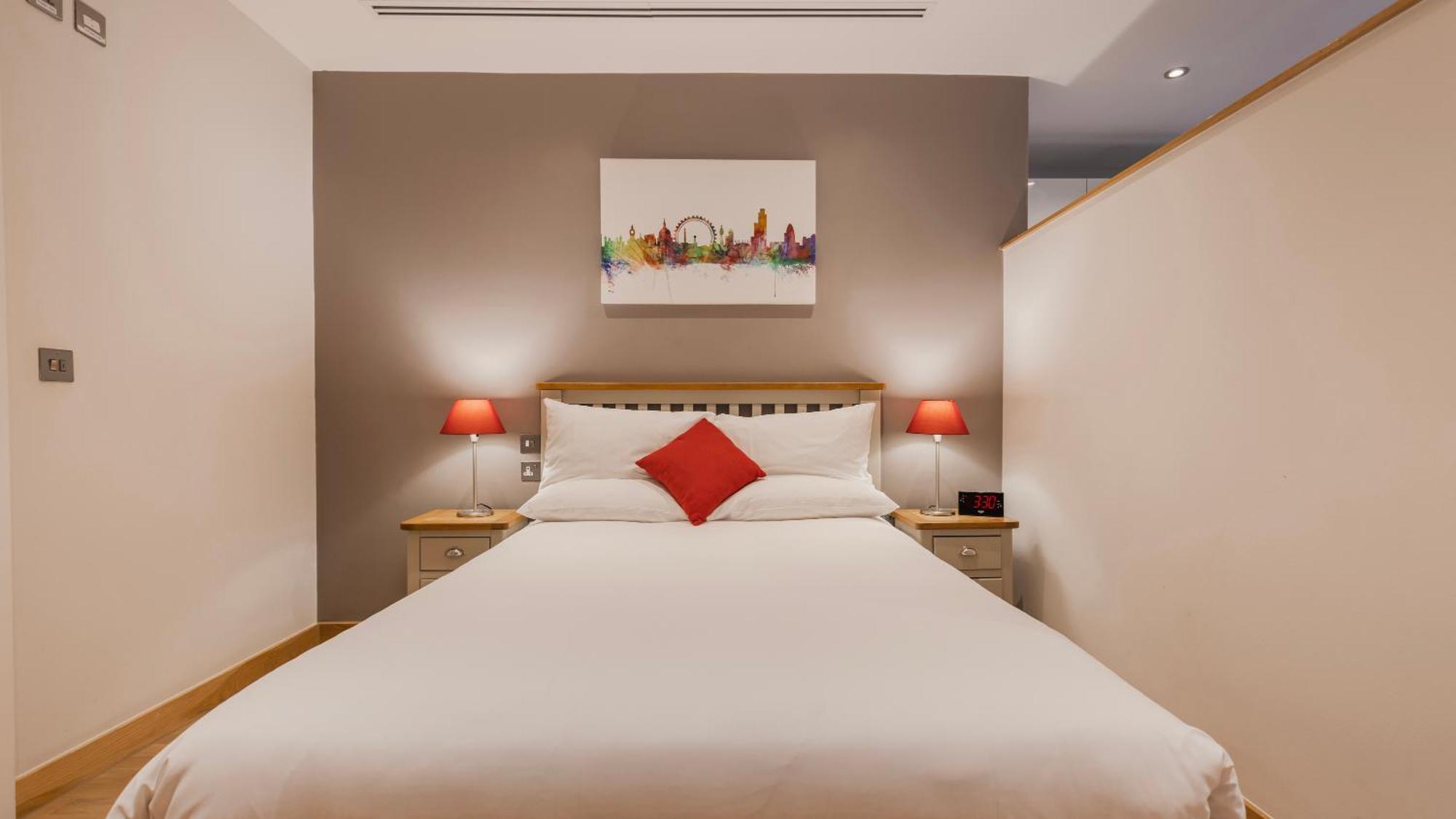 Barbican Serviced Apartments By Lovelystay Лондон Екстер'єр фото