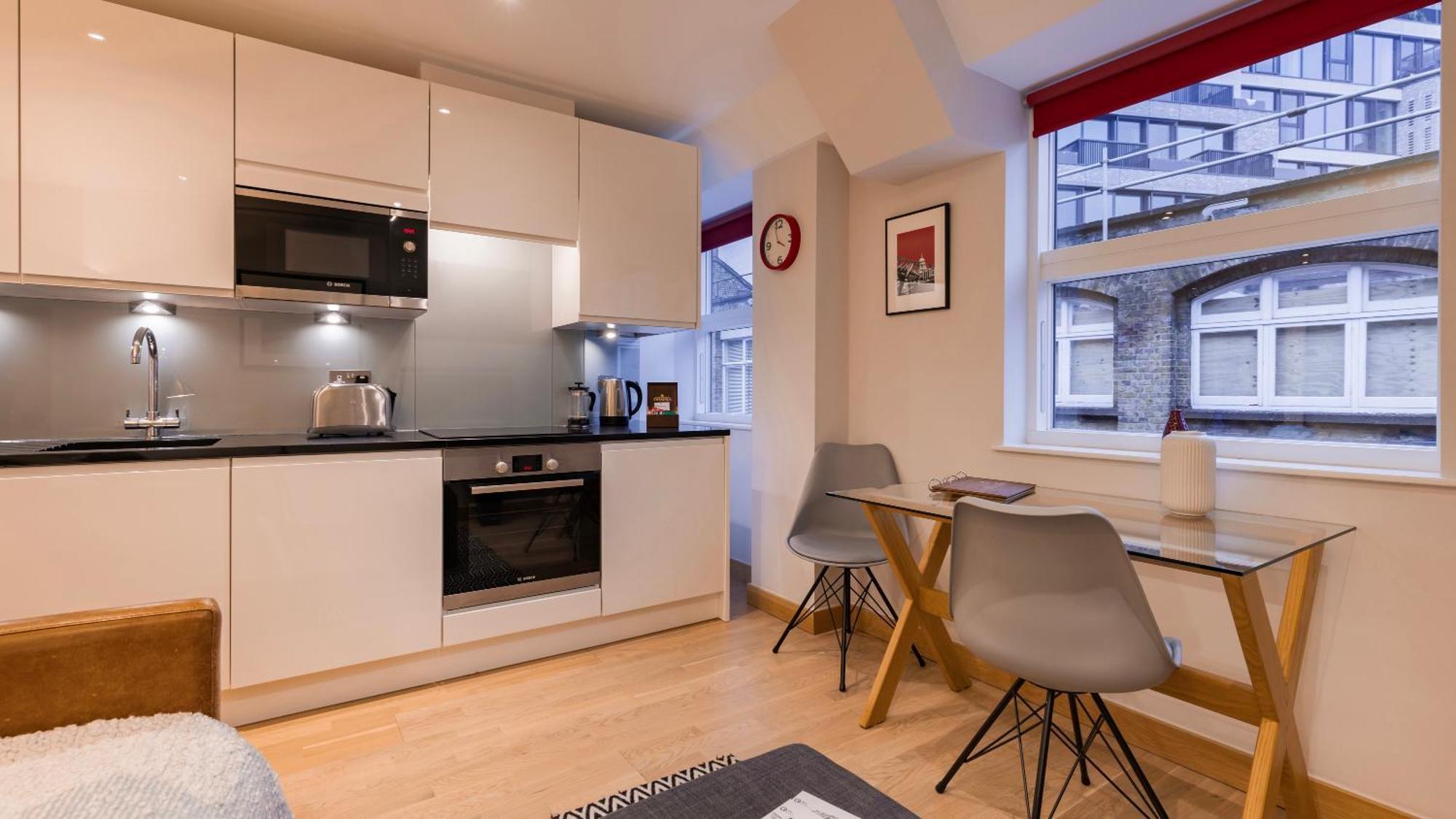 Barbican Serviced Apartments By Lovelystay Лондон Екстер'єр фото
