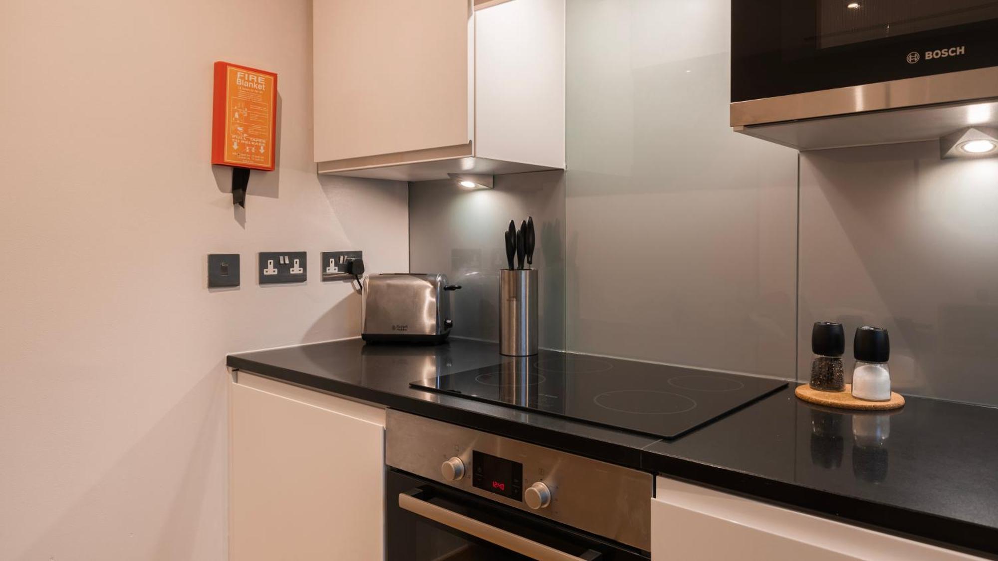 Barbican Serviced Apartments By Lovelystay Лондон Екстер'єр фото