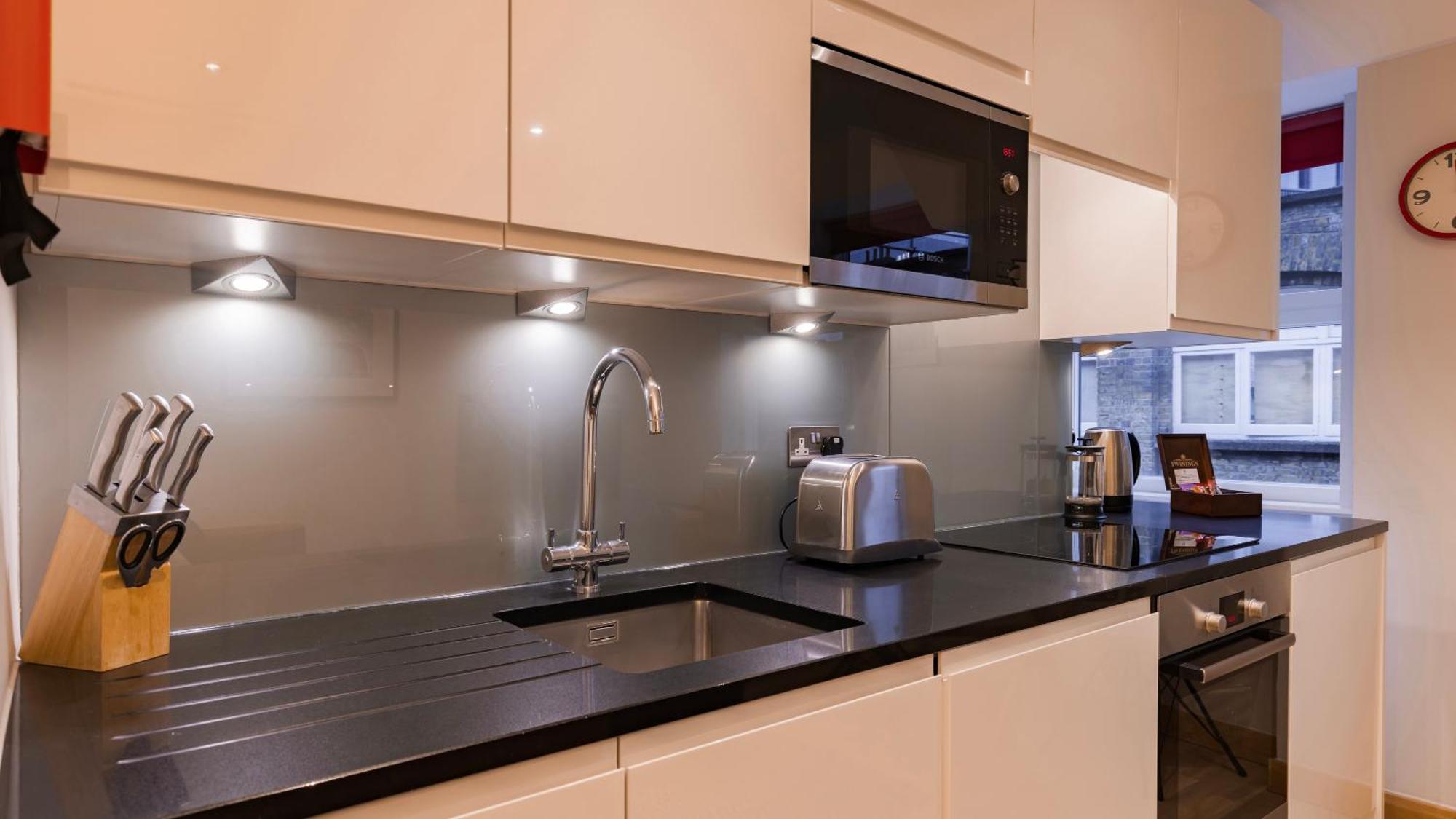 Barbican Serviced Apartments By Lovelystay Лондон Екстер'єр фото